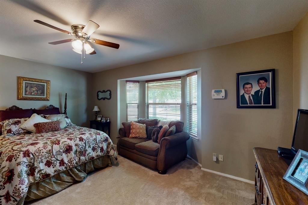 Forest Ridge Dr, Bedford, TX 76022