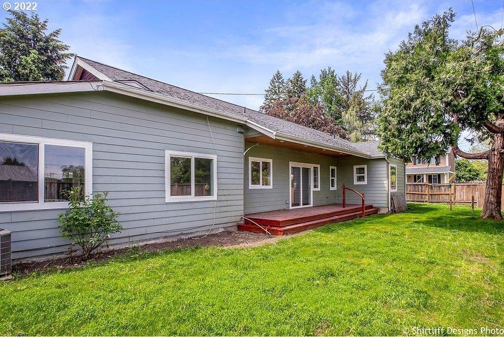 Waverly St, Eugene, OR 97401