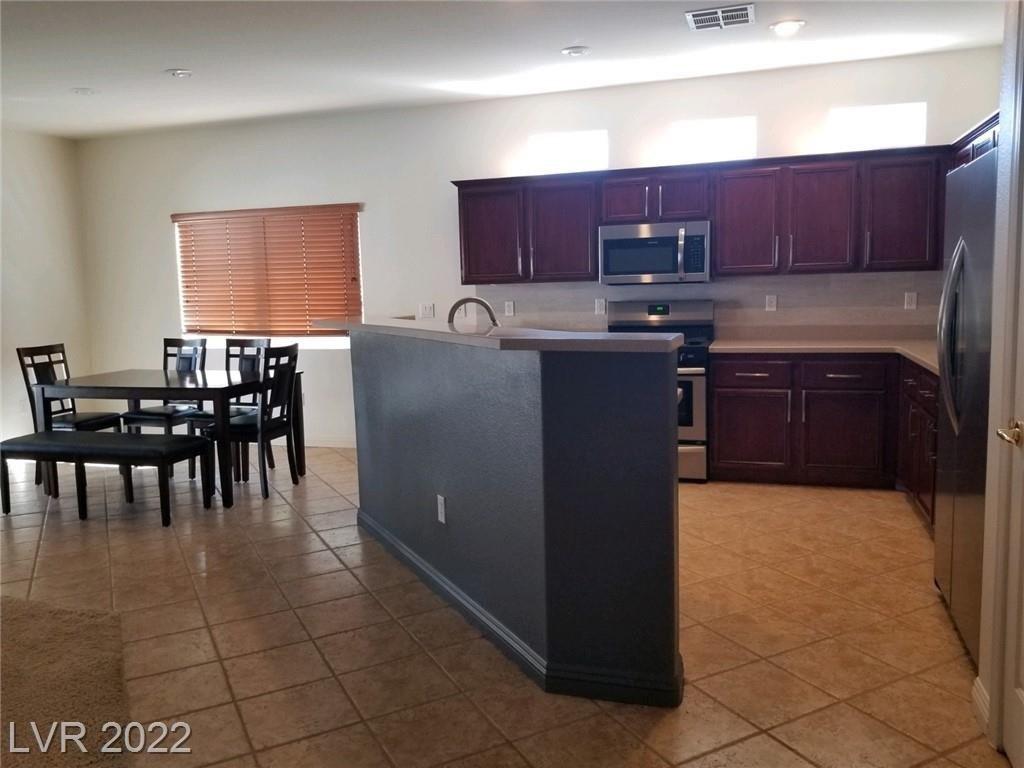Gallant Hills Dr, Las Vegas, NV 89135