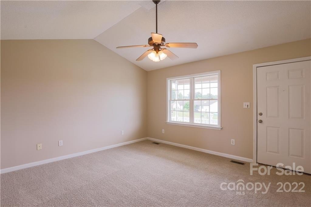 Isenhour Ct, Maiden, NC 28650