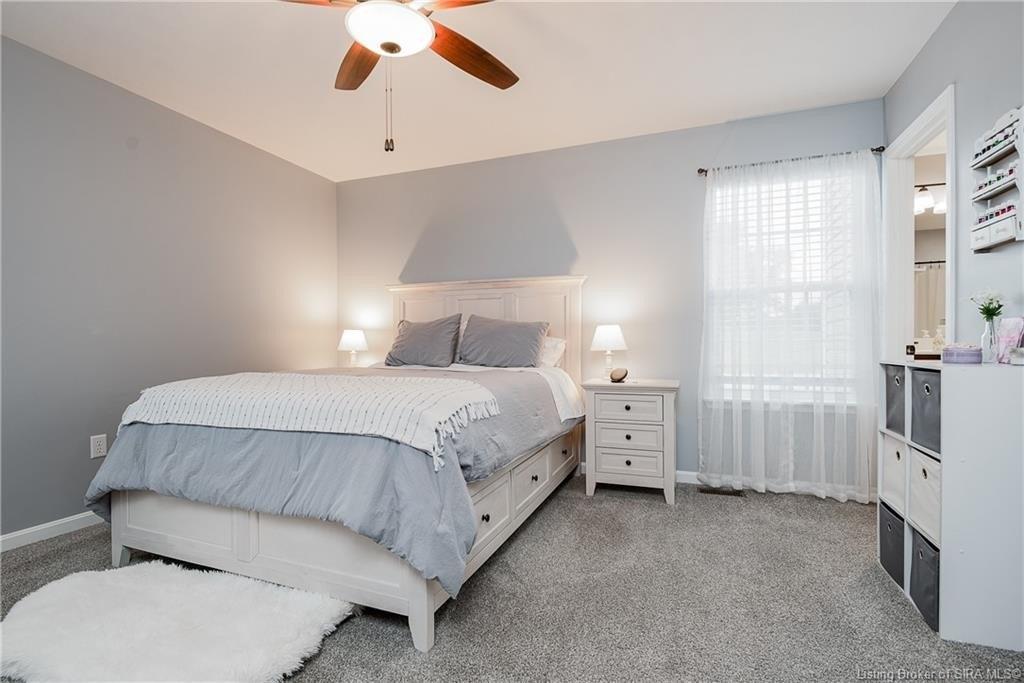 Vista Pl, Charlestown, IN 47111