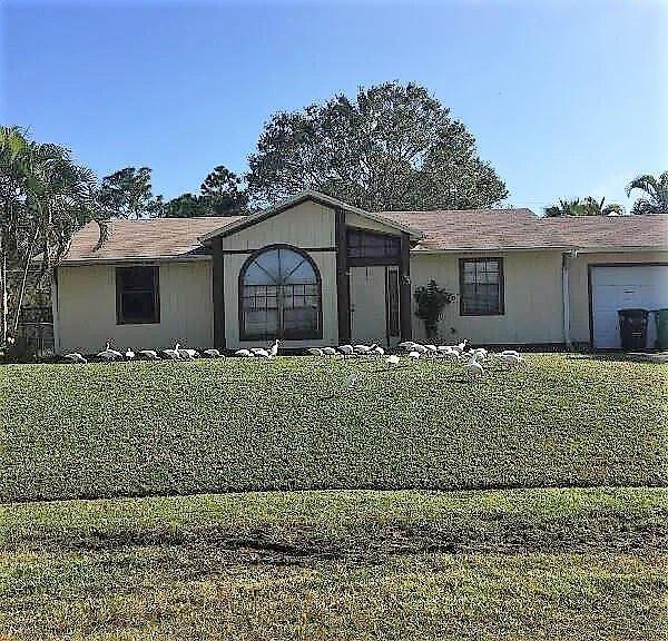 Sw Hibiscus St, Port Saint Lucie, FL 34983