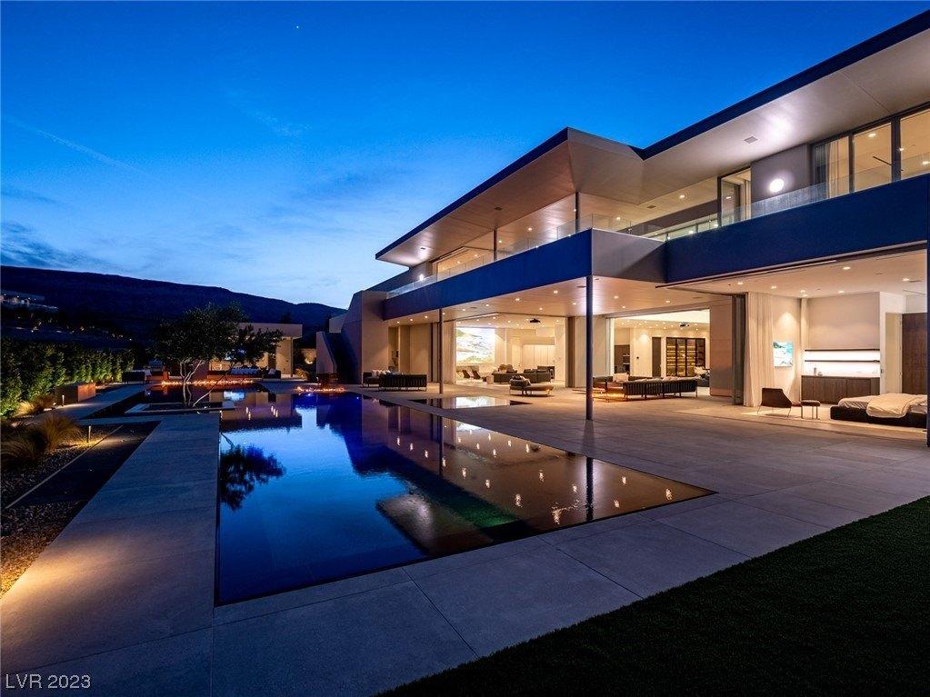 Magic Stone Ln, Las Vegas, NV 89135