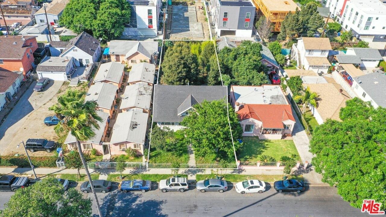 W 37th Pl, Los Angeles, CA 90018