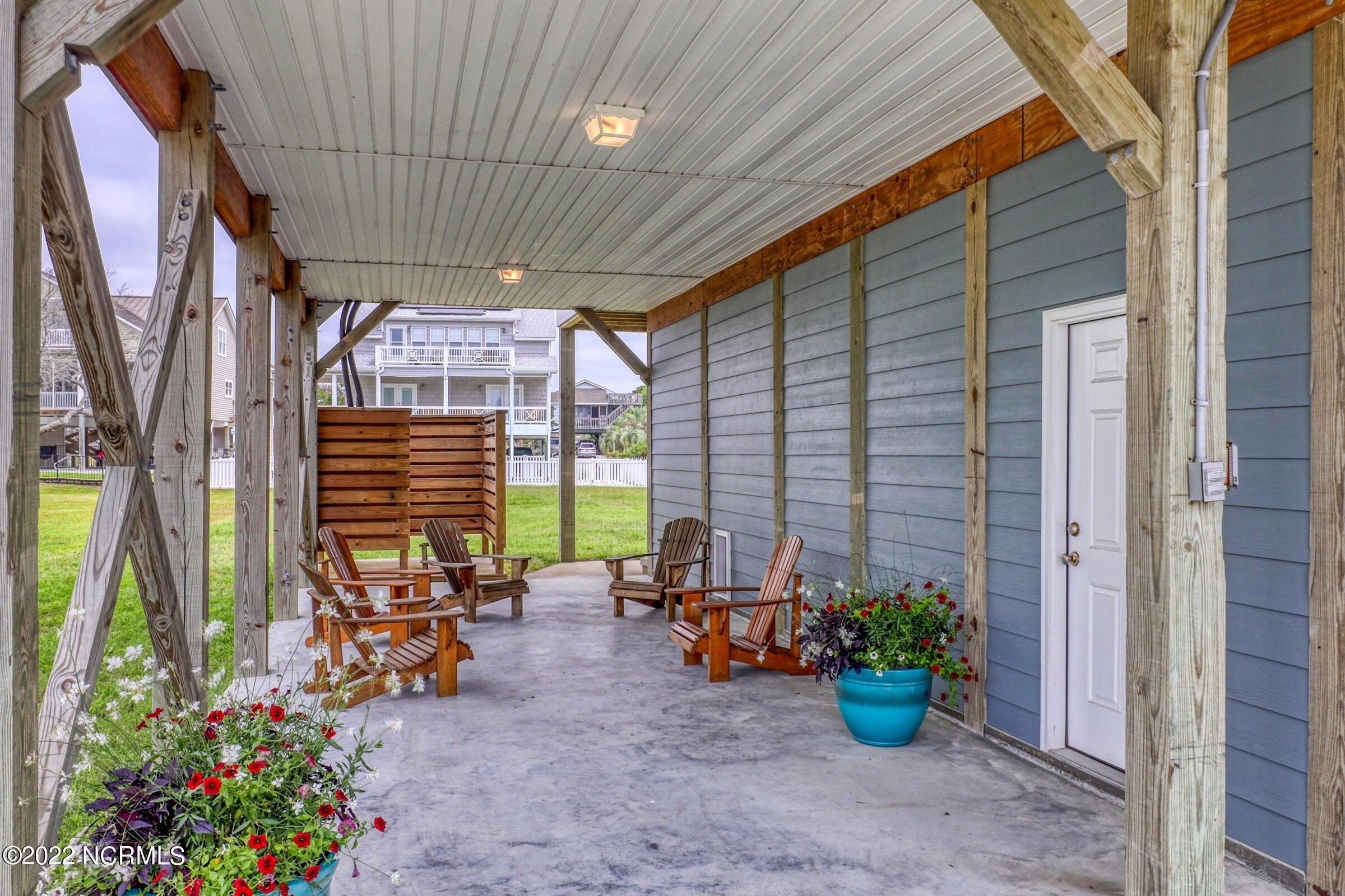 E Dolphin Dr, Oak Island, NC 28465