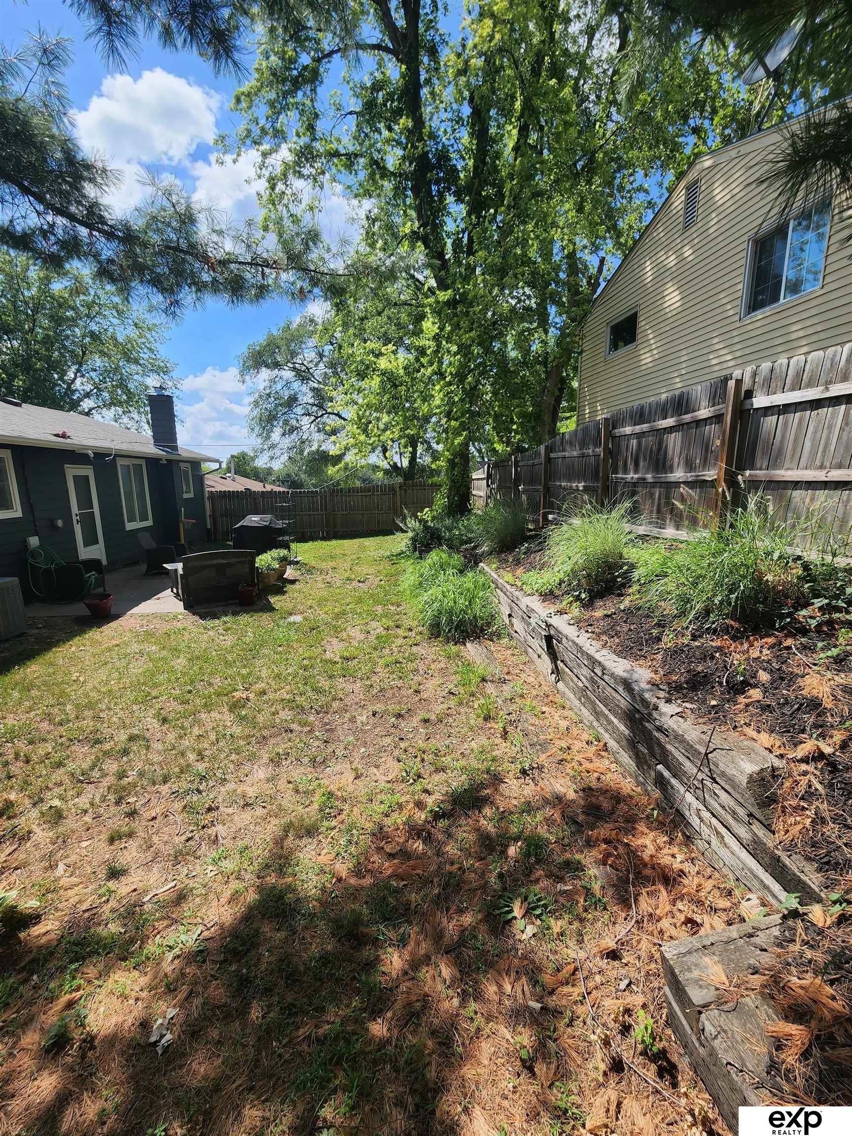 Valley St, Omaha, NE 68106
