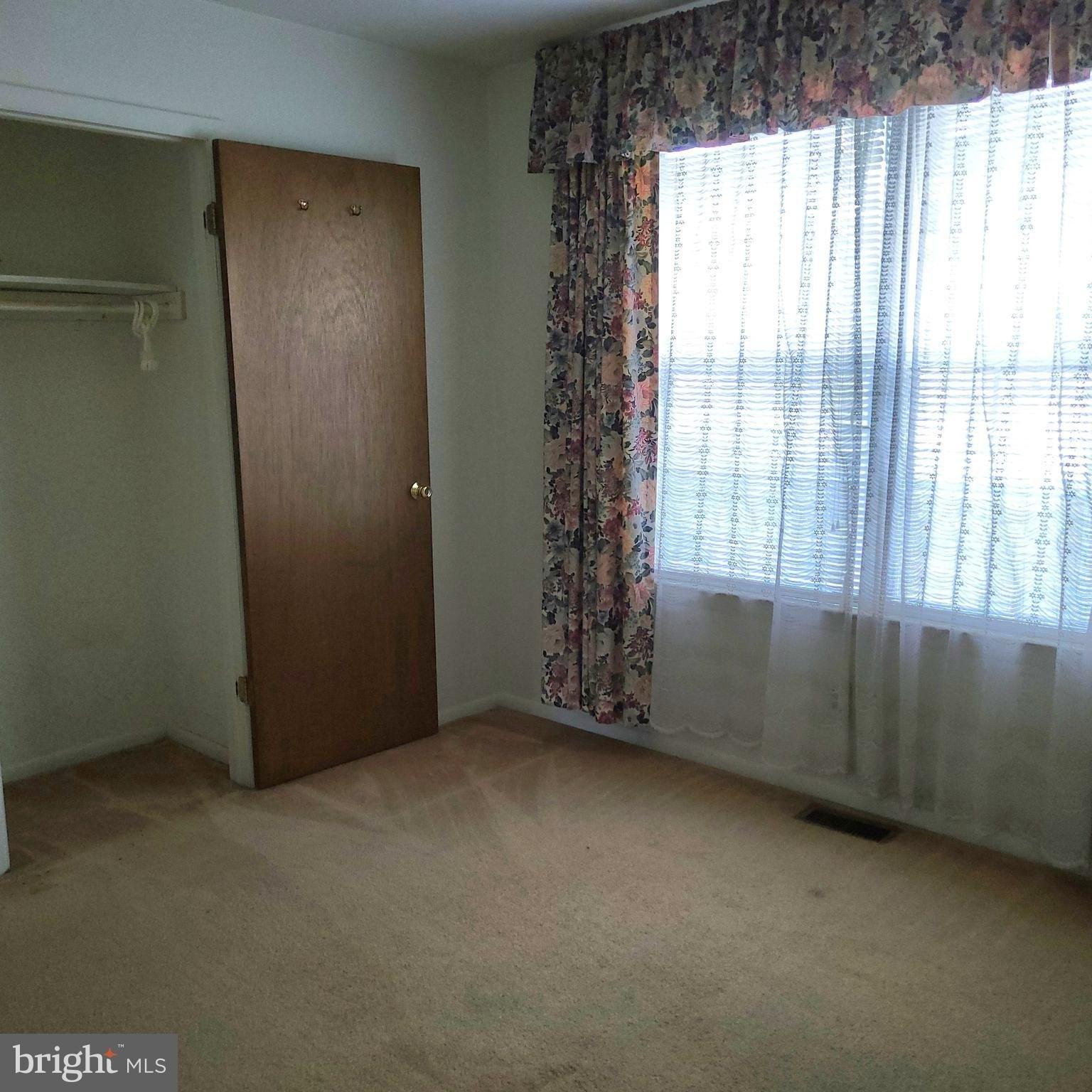 Maple Ave, Pennsauken, NJ 08109