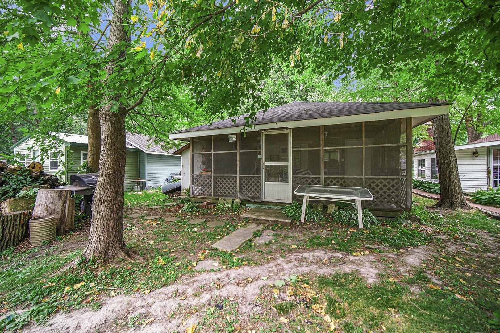 E Channel Ln, Momence, IL 60954