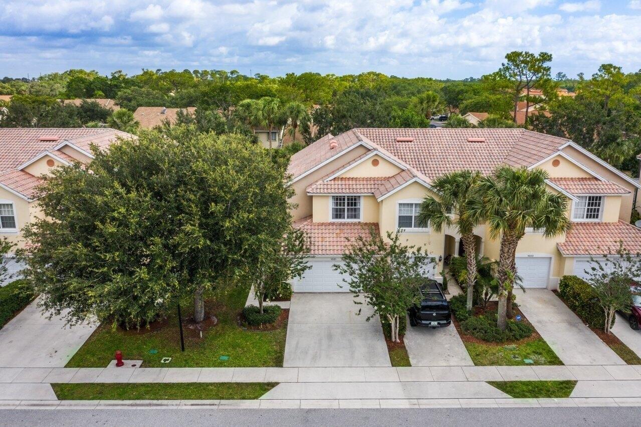 Pinewood Lake Ct, Greenacres, FL 33415