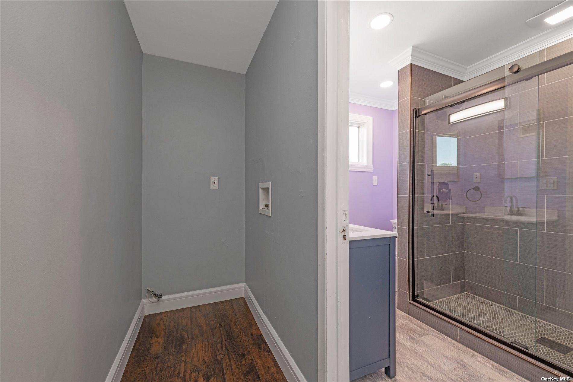 Kernochan Ave, Hempstead, NY 11550