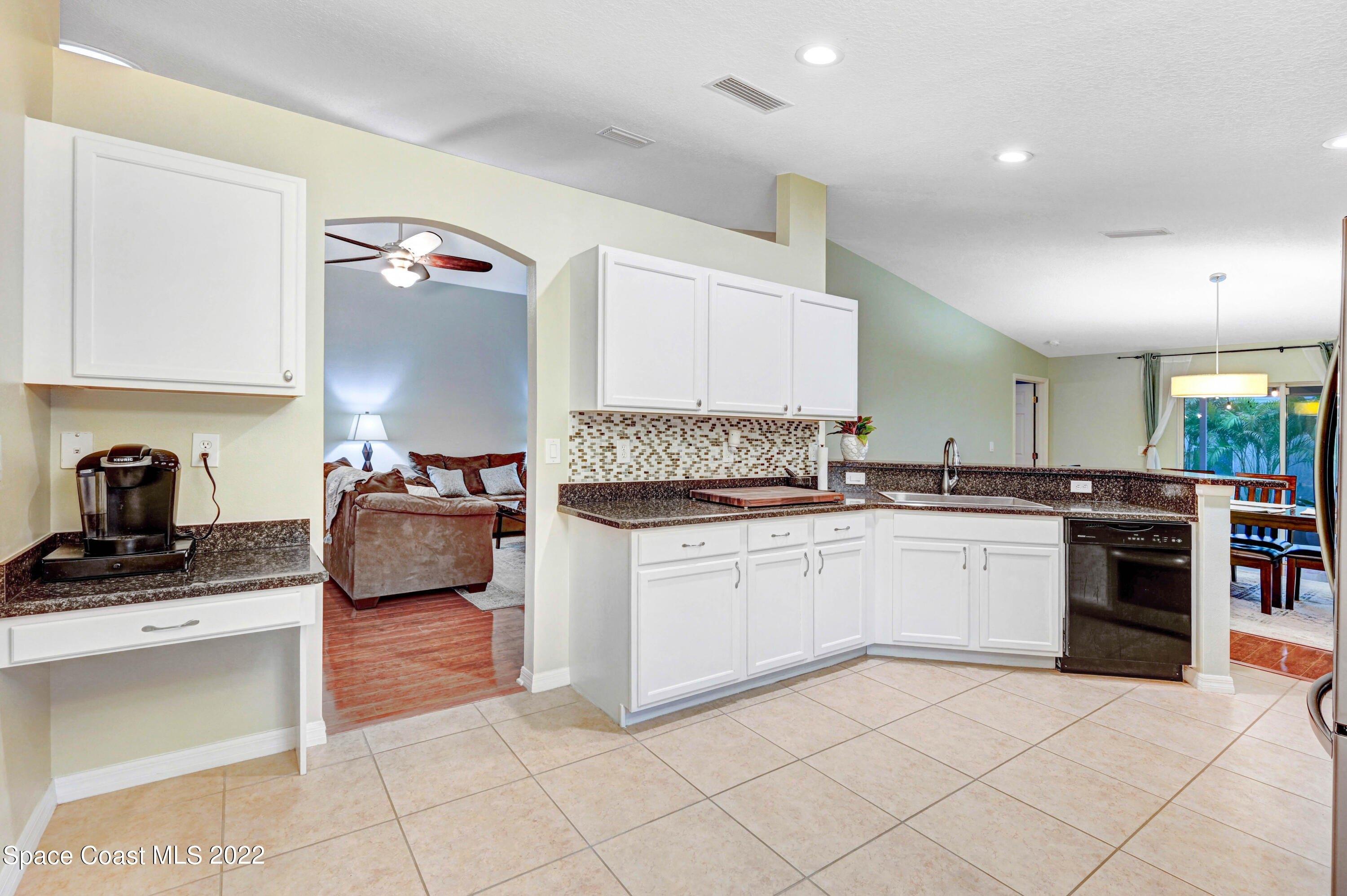 Corbett Ln, Melbourne, FL 32904