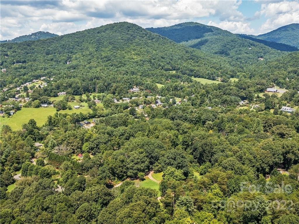 Guthrie Ln, Asheville, NC 28805