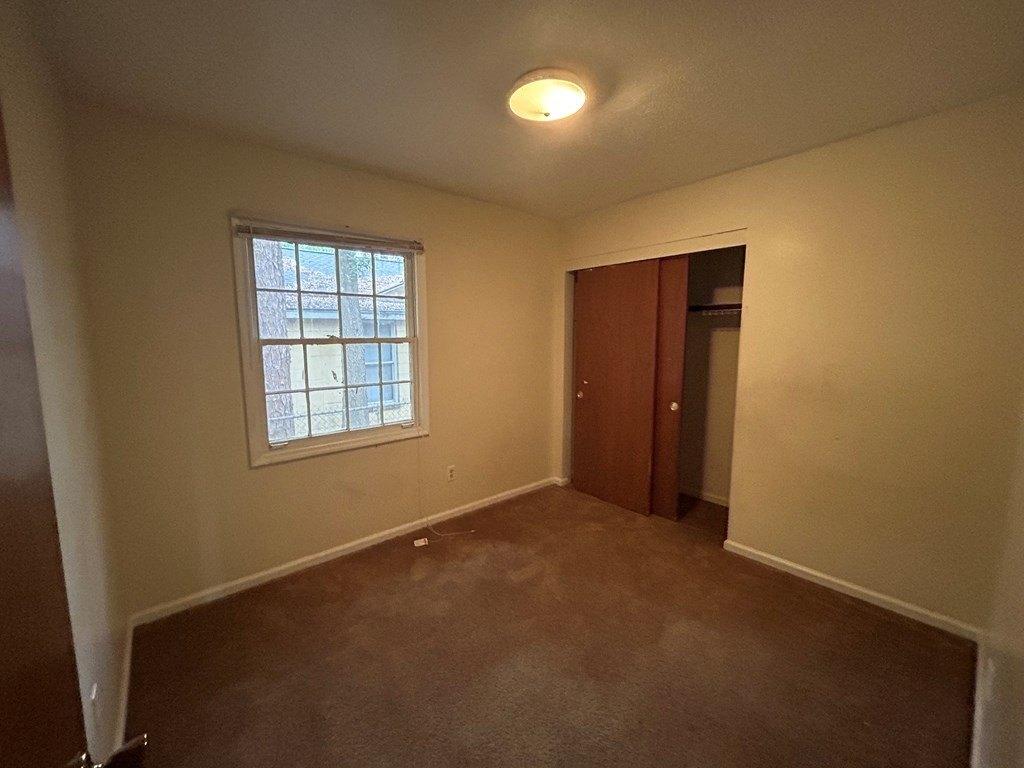Holloway Ave, Albany, GA 31701