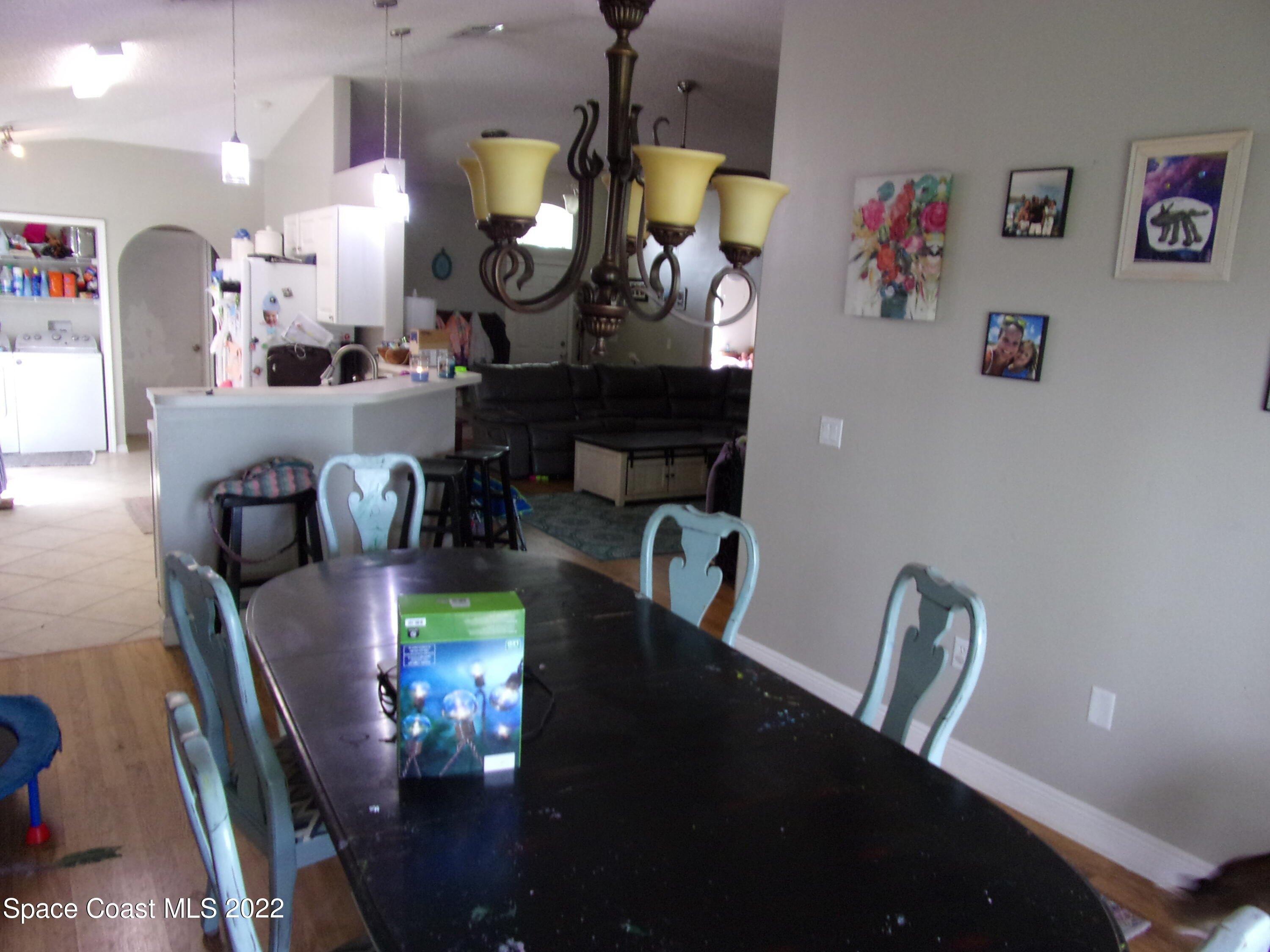 White Oak Cir, Melbourne, FL 32934