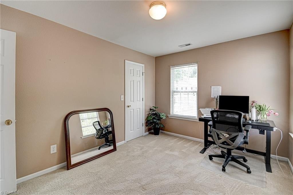 Hollow Wood Ct, Winston Salem, NC 27104