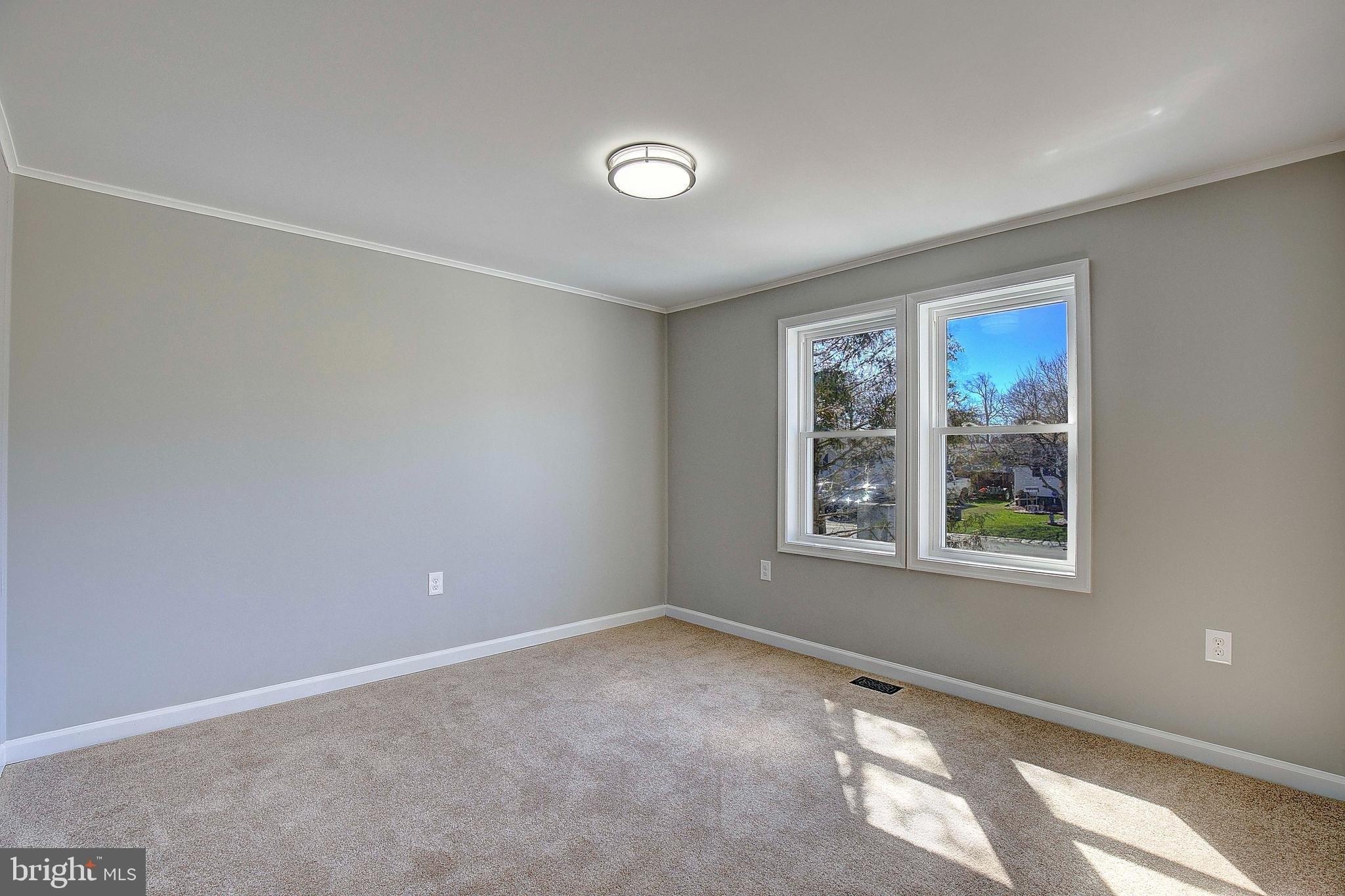 N Poteat Ct, California, MD 20619