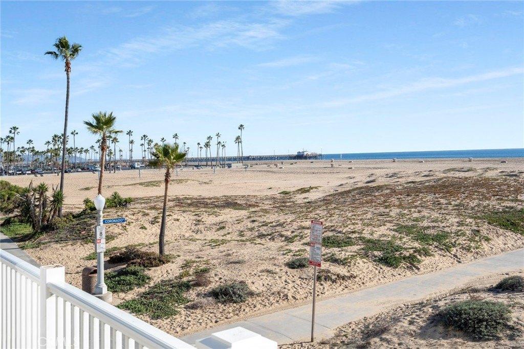 E Oceanfront, Newport Beach, CA 92661