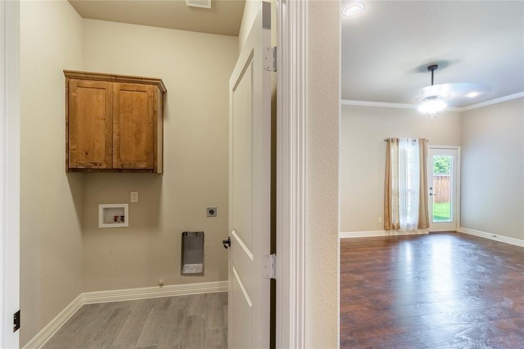 Larry Ct, Greenville, TX 75402
