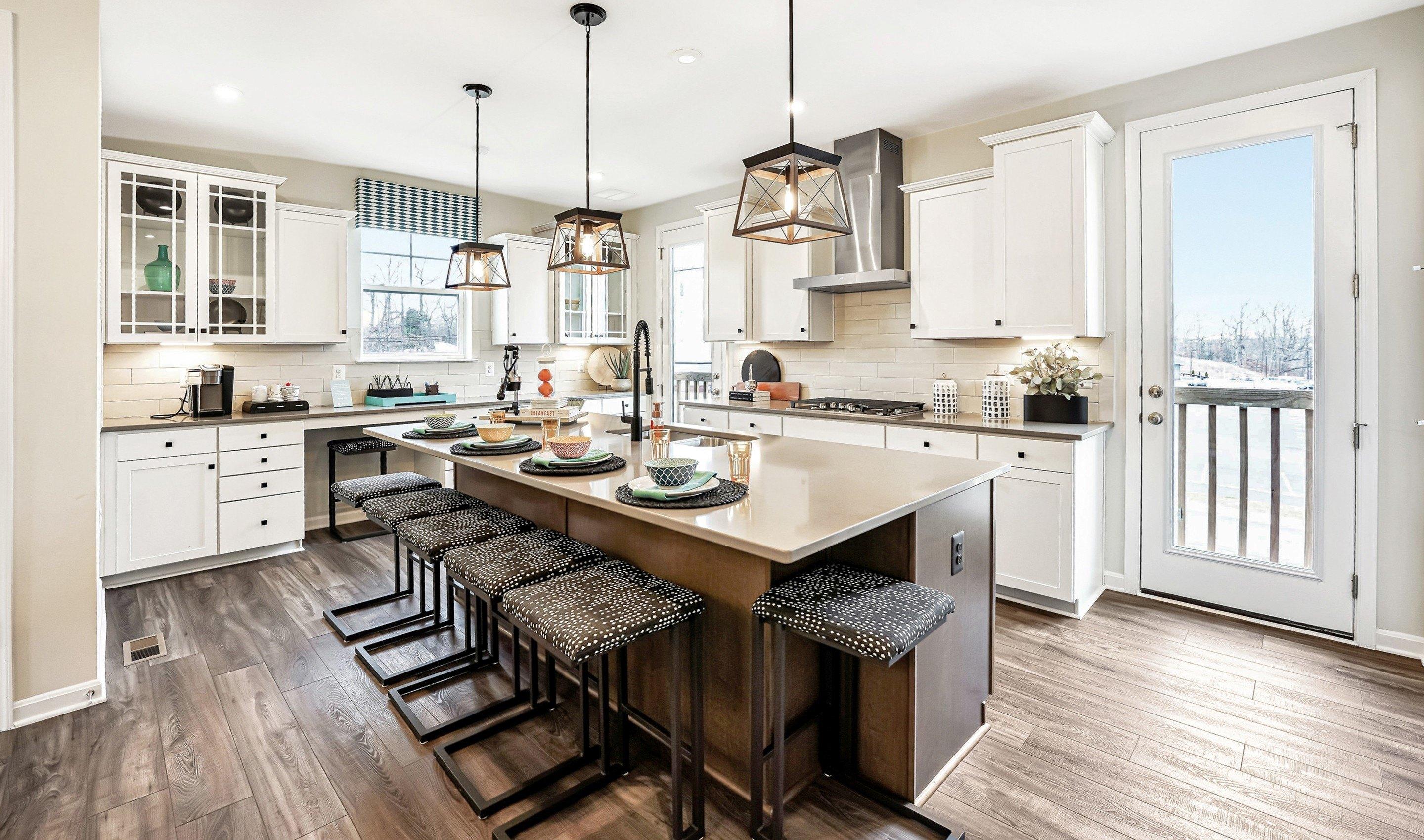 Shire Meadow Ln, Triangle, VA 22172