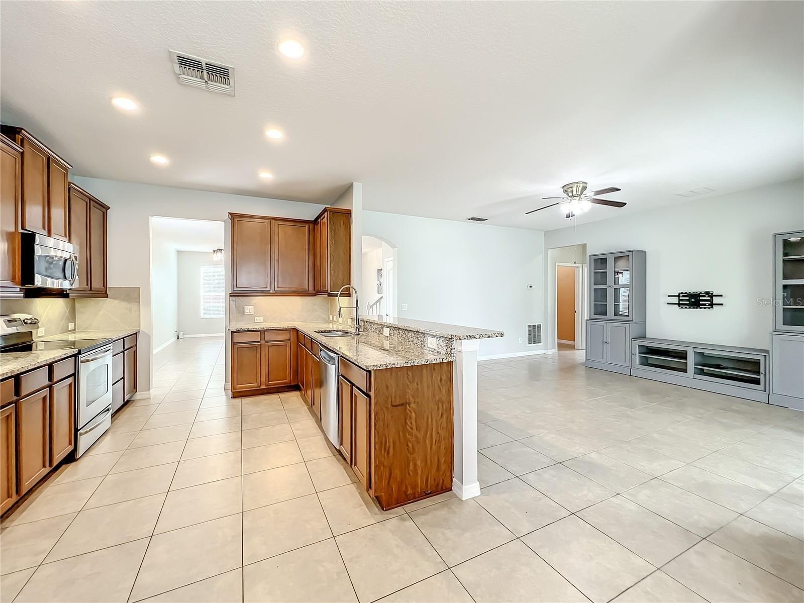 Pepper Ln, Orlando, FL 32812