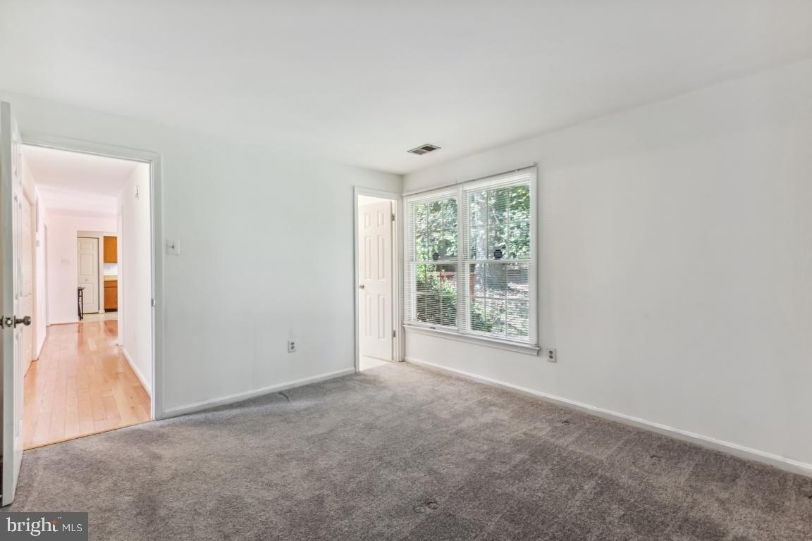 Hobart St, Springdale, MD 20774