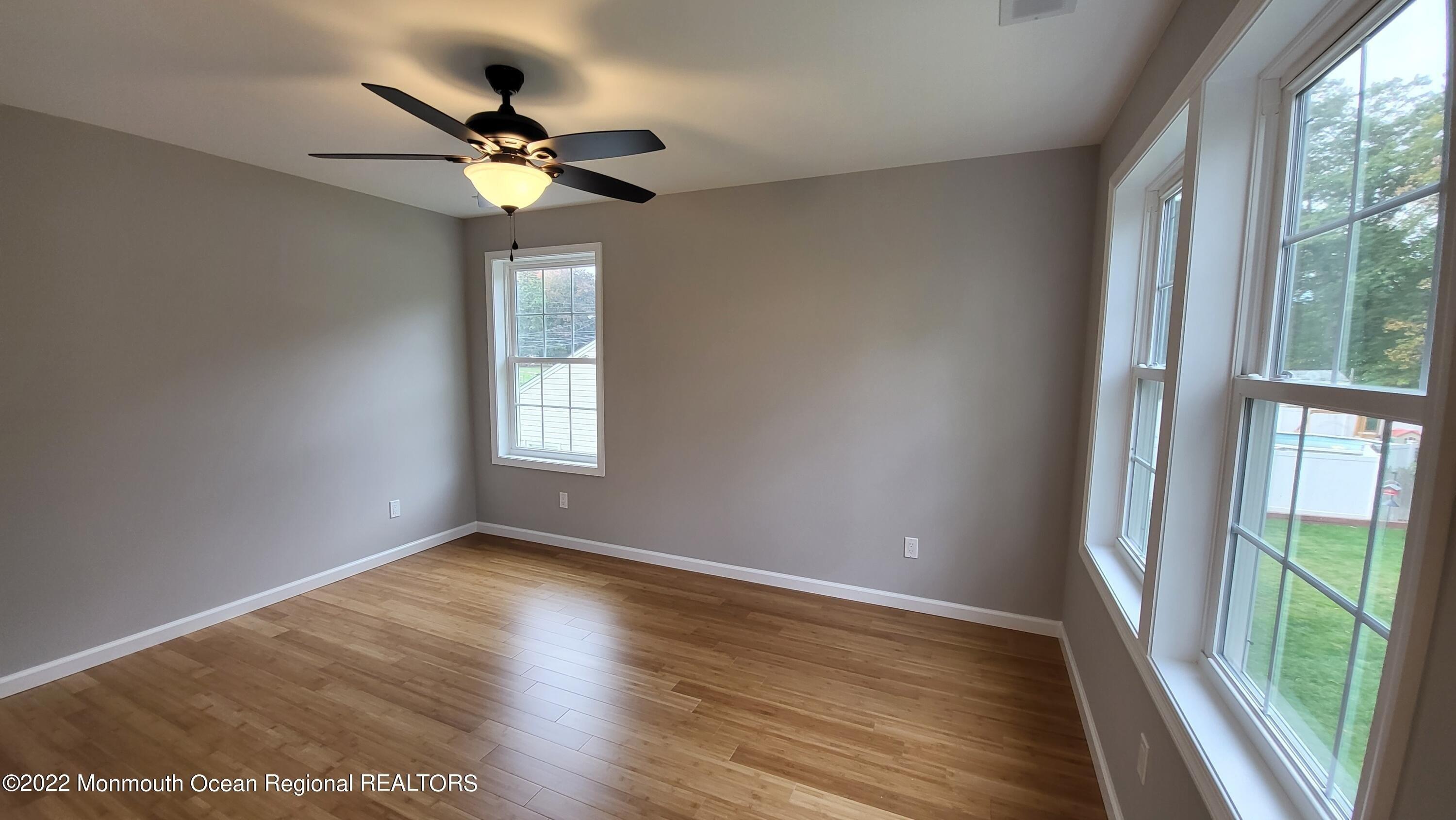 W Prospect Ave, Keyport, NJ 07735