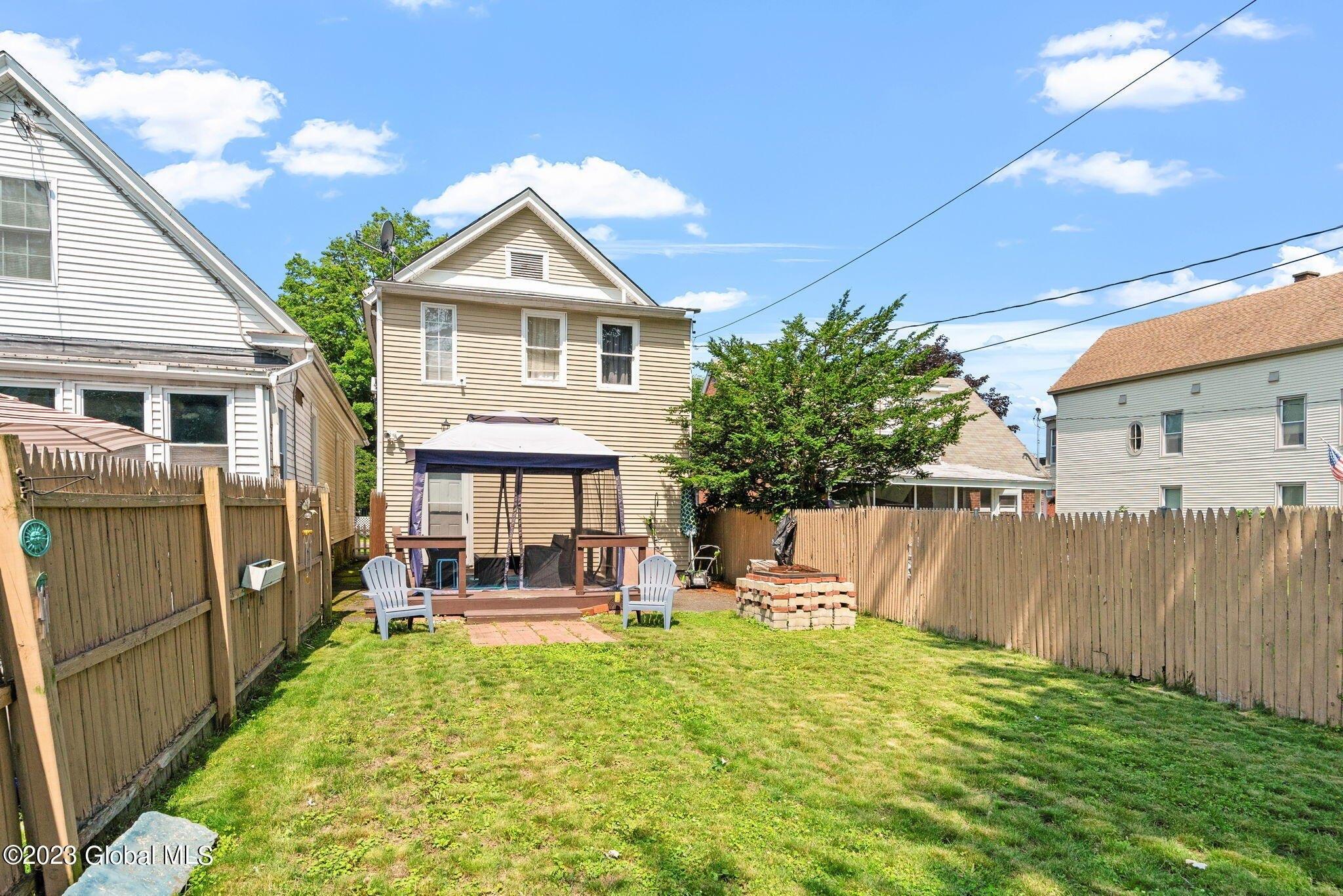 6th Ave, Troy, NY 12182