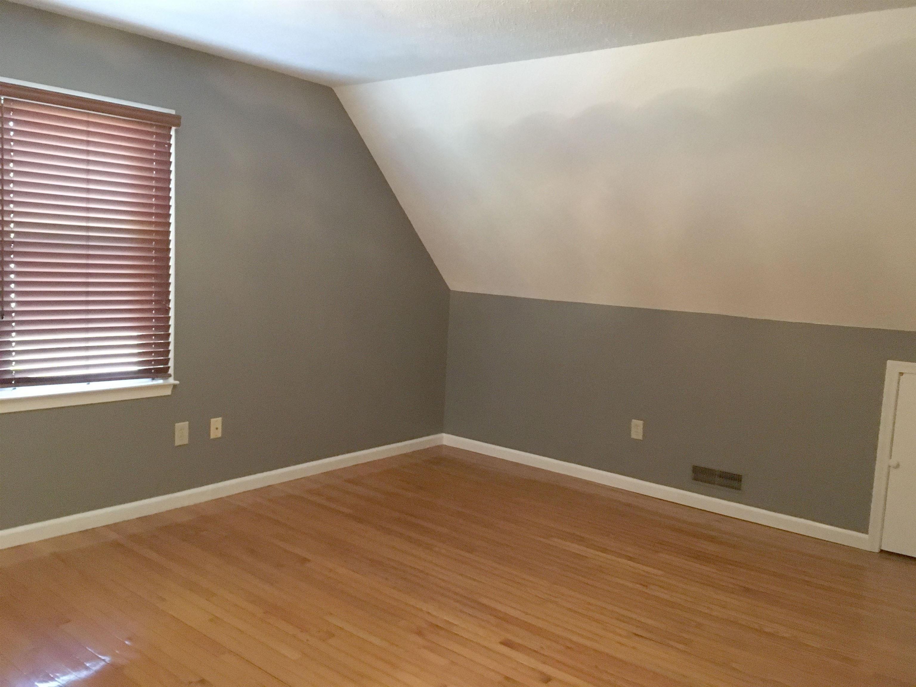 N Delphine Ave, Waynesboro, VA 22980