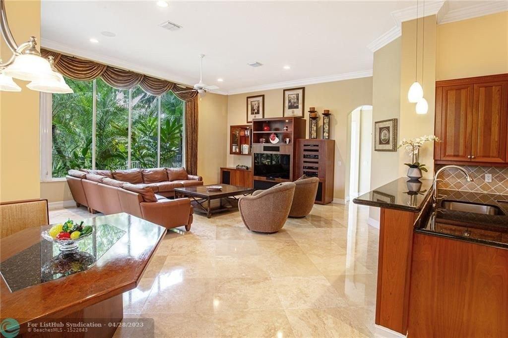 Canary Island Ct, Plantation, FL 33324