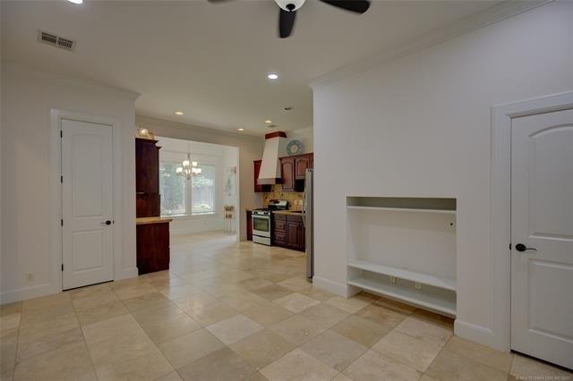 E 116th Pl S, Tulsa, OK 74137