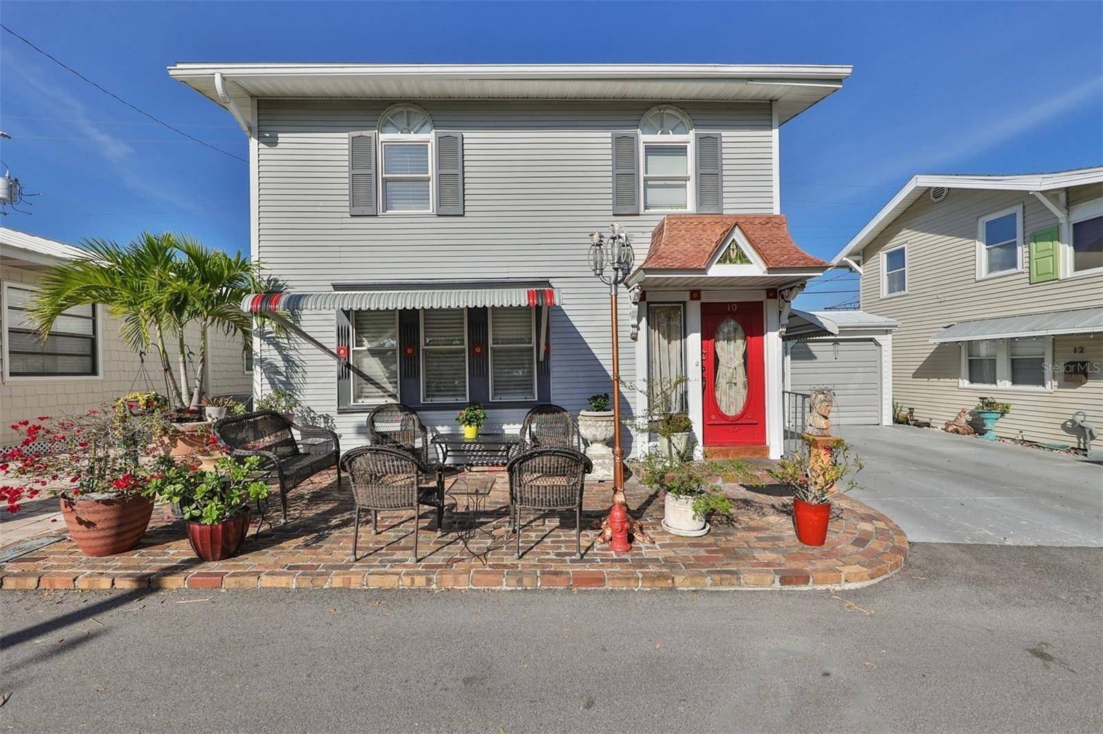 Plaza St E, Bradenton, FL 34208