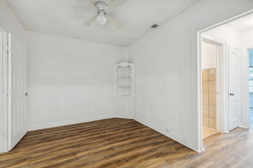 Bowling Green Ave, Dallas, TX 75216