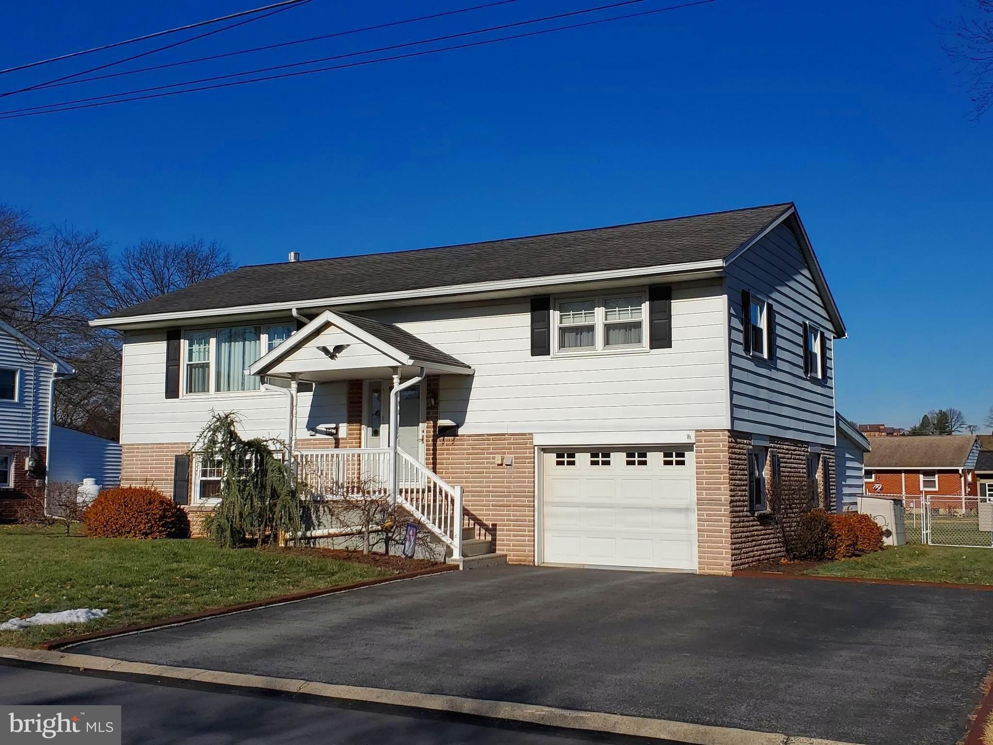 Fry Ave, Robesonia, PA 19551