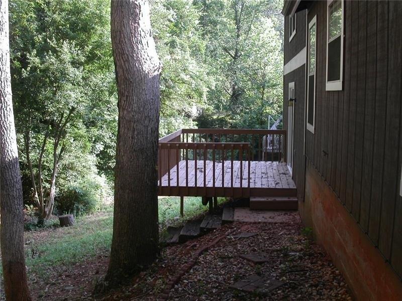 Cedar Ridge Trl, Stone Mountain, GA 30083
