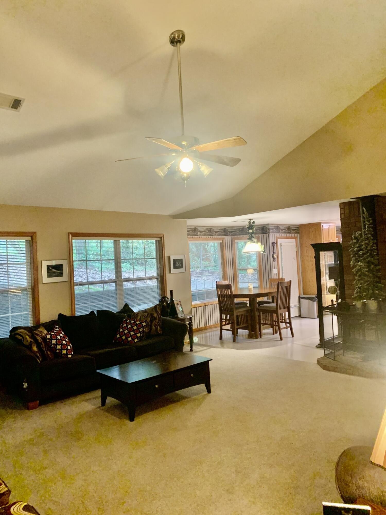 Ouita Cir, Russellville, AR 72802