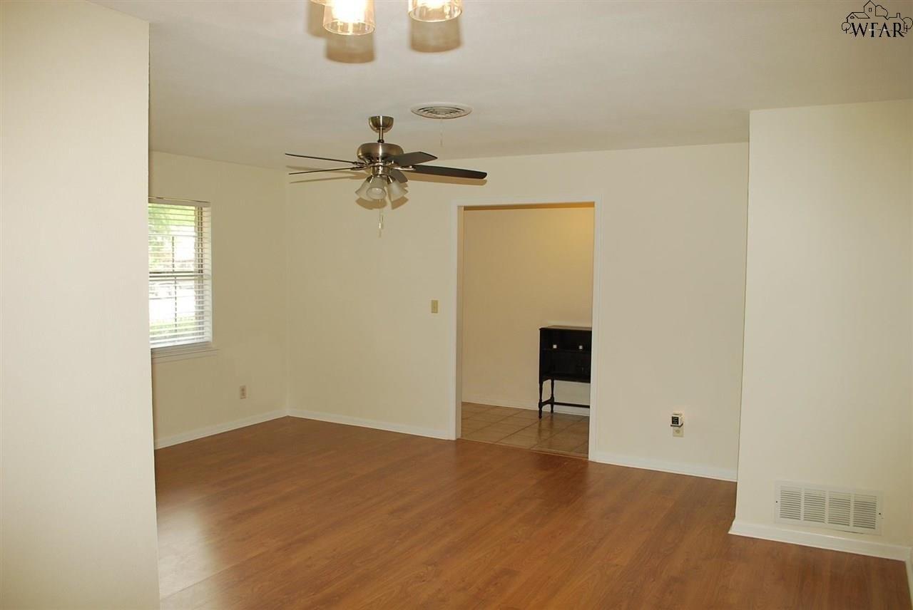 Picadilly Ln, Wichita Falls, TX 76309