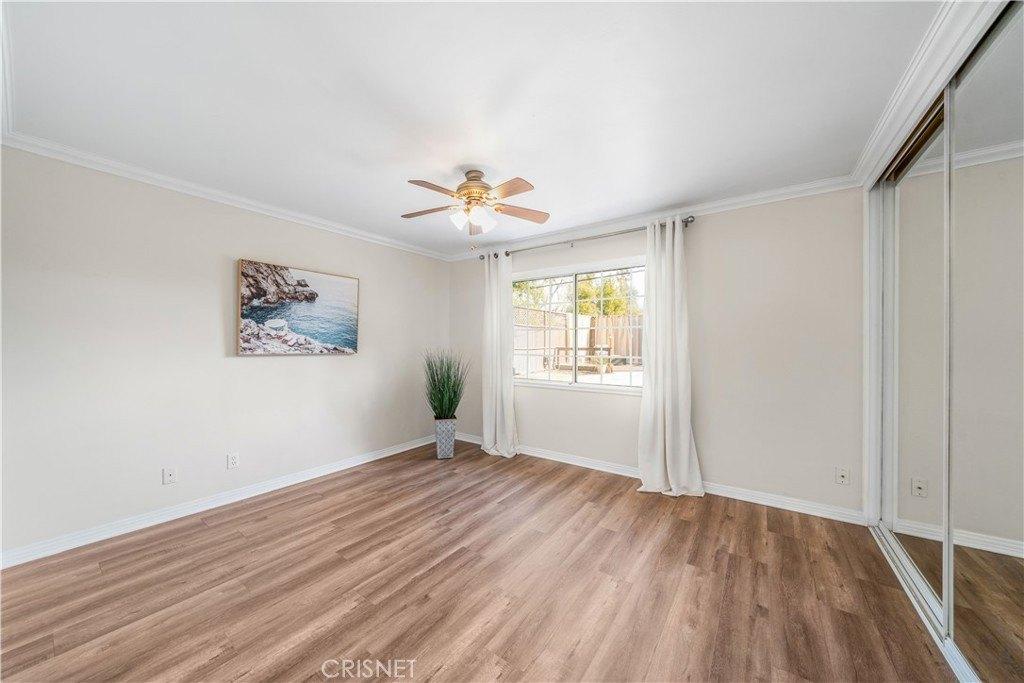 Glide Ave, Woodland Hills, CA 91367