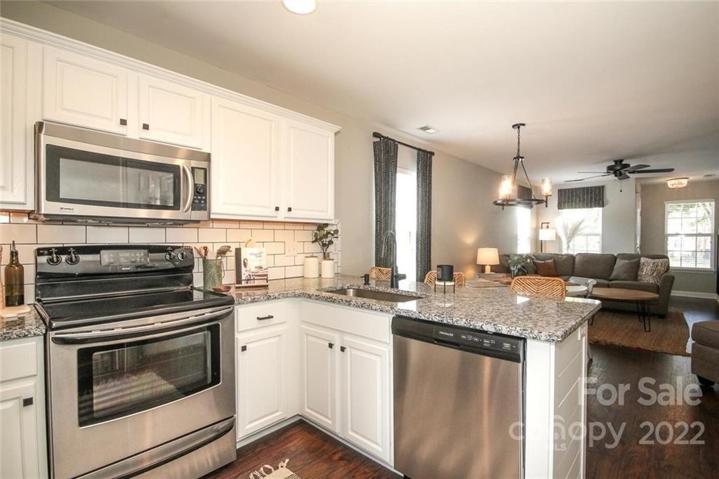 Hollow Brook Ct, Fort Mill, SC 29707