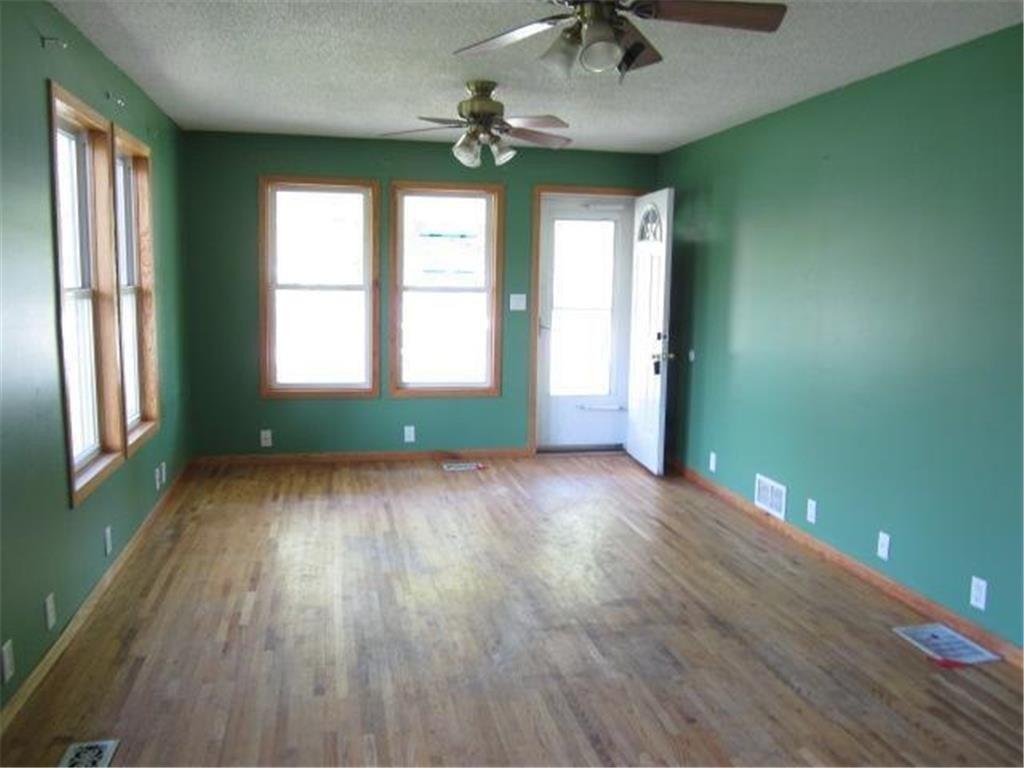 Reaney Ave E, Saint Paul, MN 55119