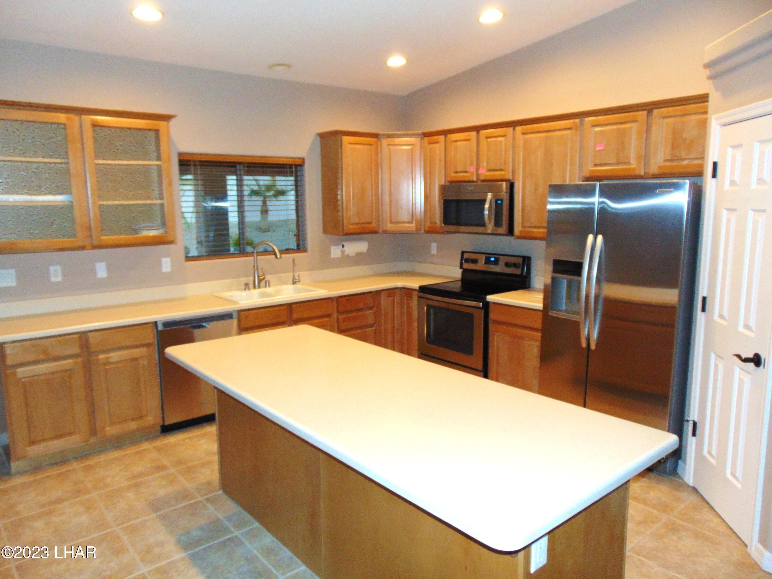 Roanoke Dr, Lake Havasu City, AZ 86406