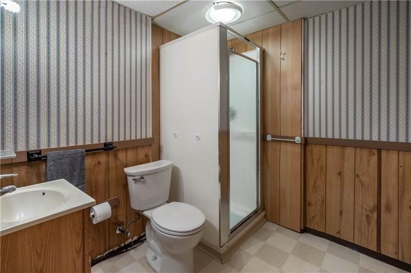 Fernwood Ave, Pittsburgh, PA 15228