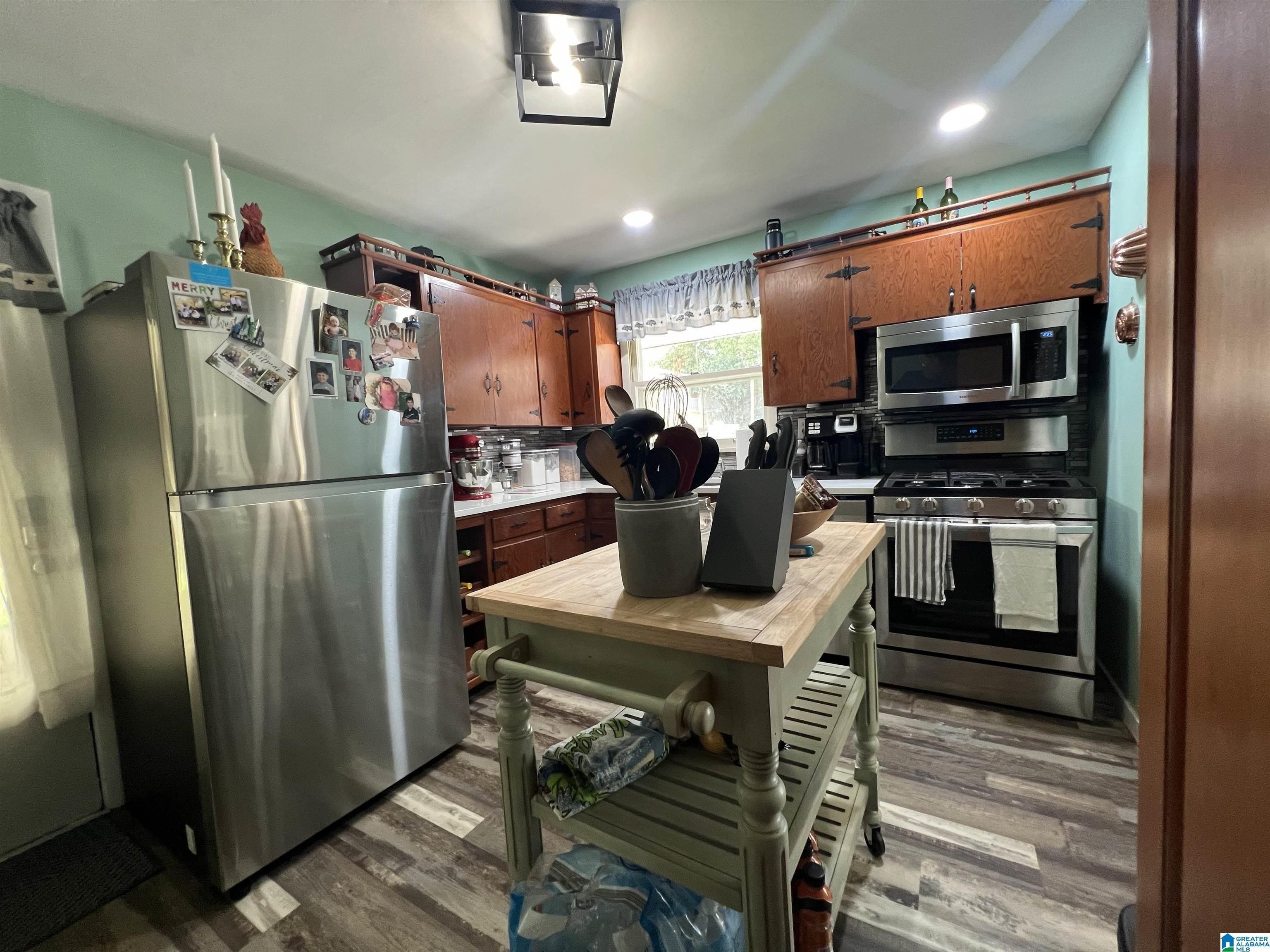W 38th St, Anniston, AL 36201
