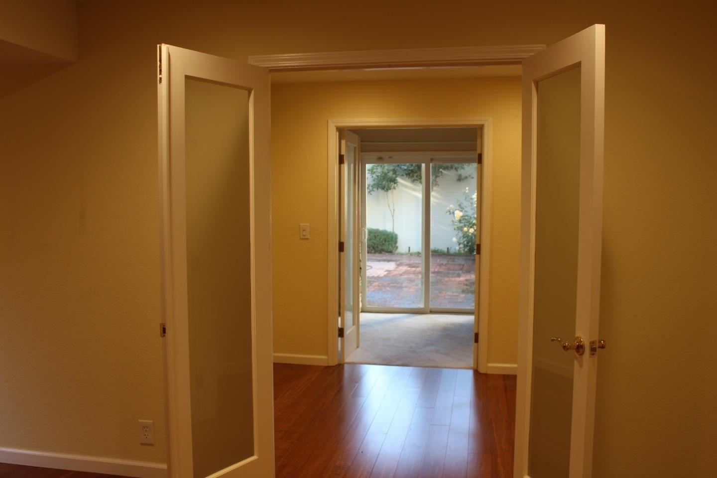 Mission Dr, East Palo Alto, CA 94303