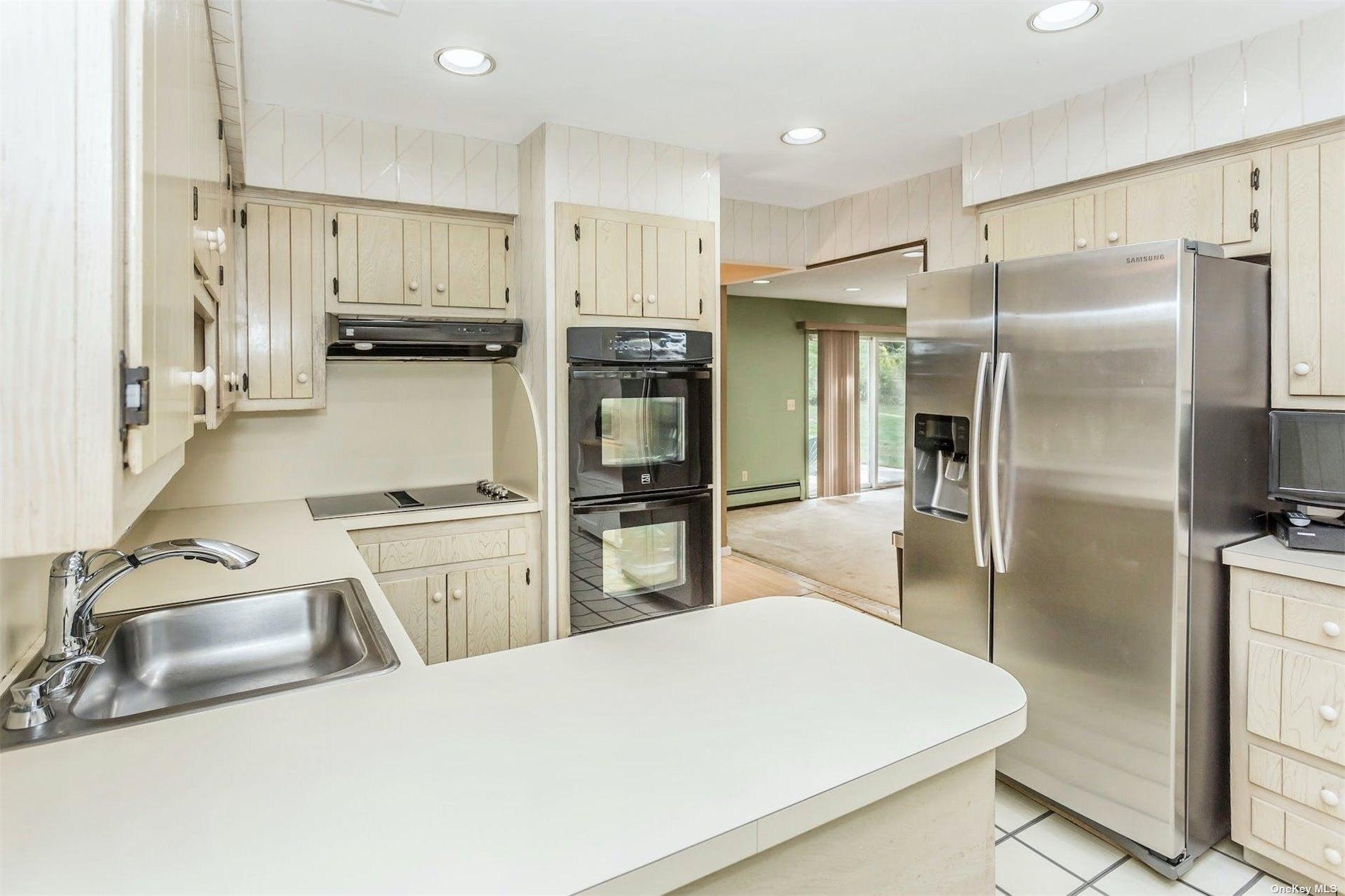 Rigger Ct, Huntington Station, NY 11746