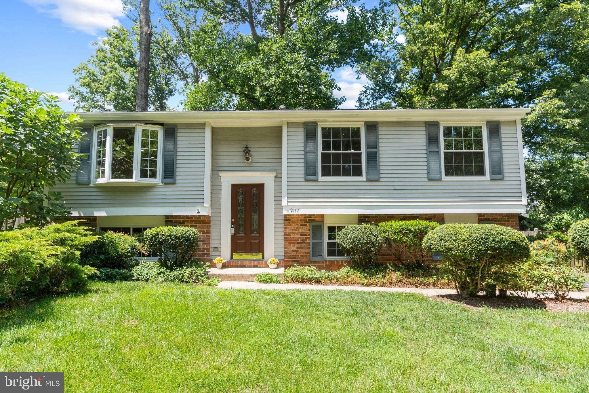 Hunting Pines Pl, Fairfax, VA 22032