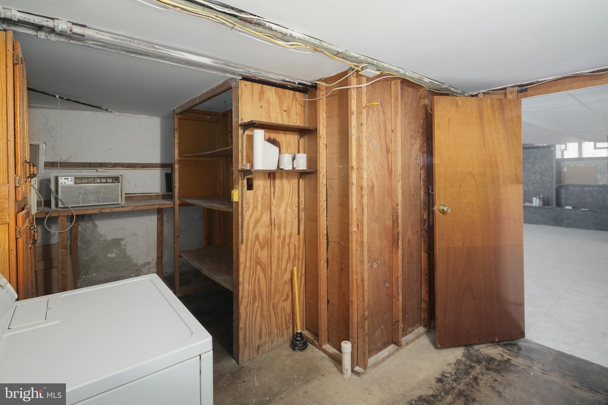 Valley Green Dr, Drexel Hill, PA 19026