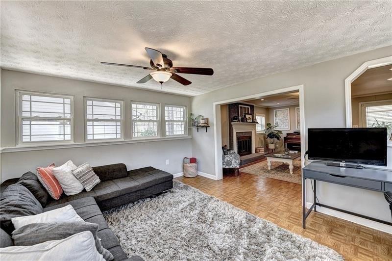 Cole Dr Sw, Lilburn, GA 30047
