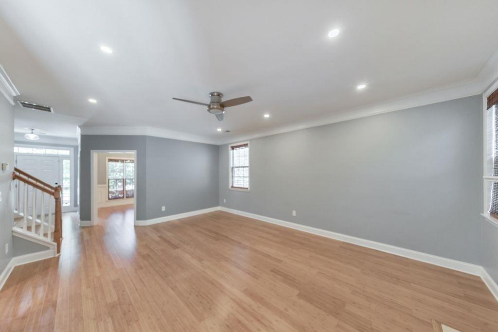Diamond Ridge Ave, Canton, GA 30114