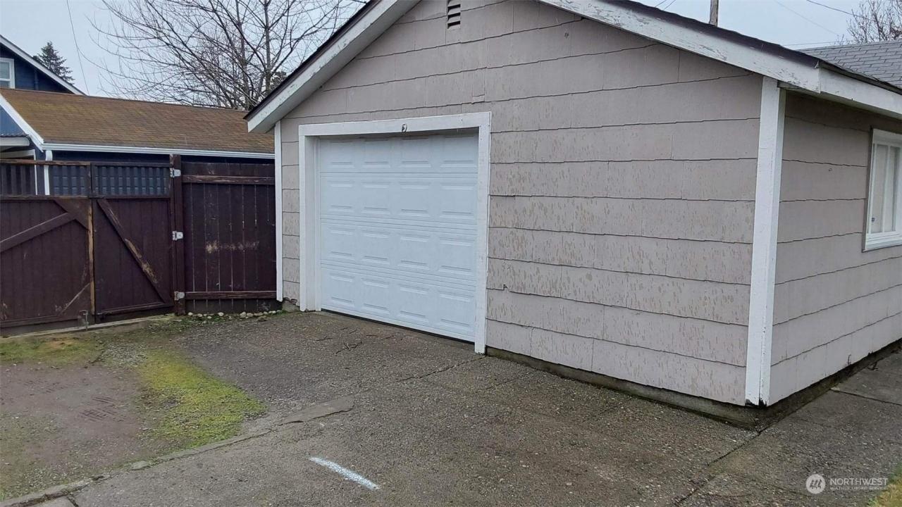 E K St, Tacoma, WA 98404