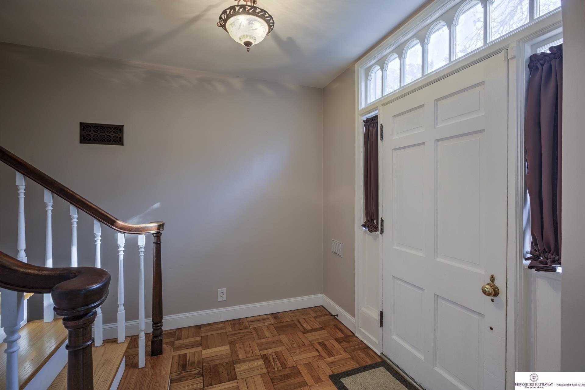 N 56th St, Omaha, NE 68104